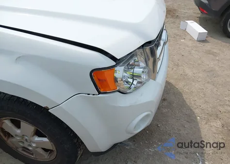 2012 Ford Escape Xlt z USA, uszkodzony, nr VIN 1FMCU9D7XCKB95235